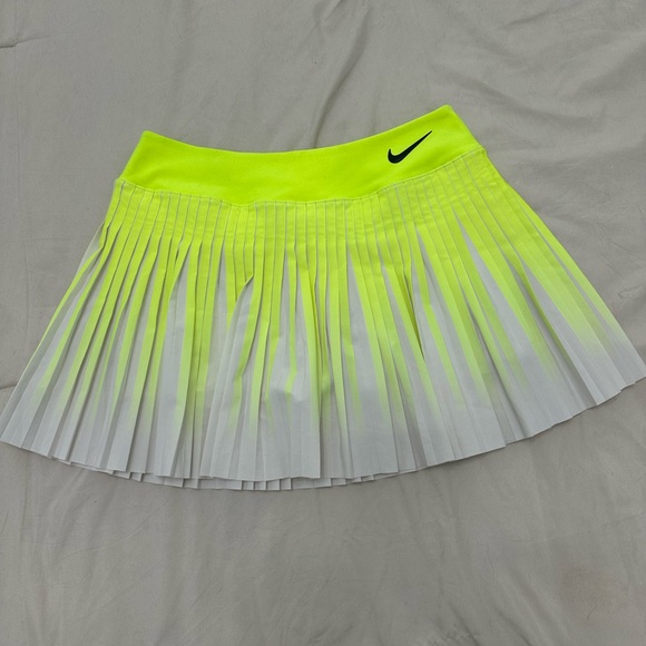 Nike Women's Bright Yellow and White Pleated Skirt Size Small - Picture 1 of 7